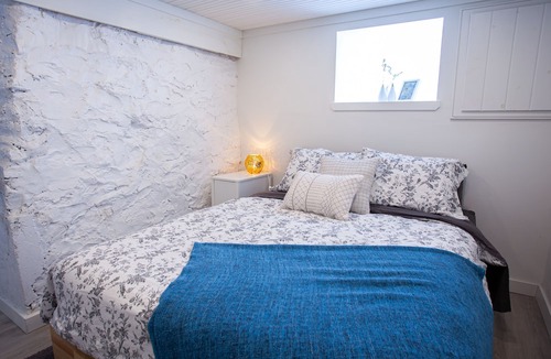 Adjala-Tosorontio Other | The MEADOWLARK Guest house | Character-filled farm guest house on 8 acre