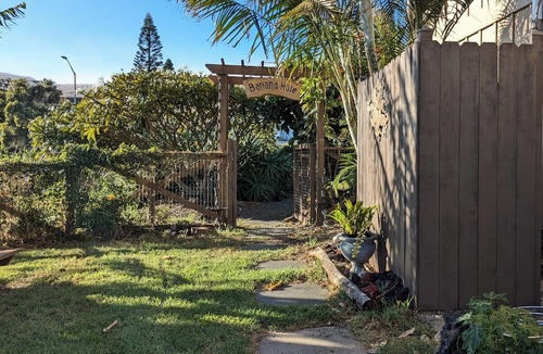 Kamuela House | Banana Hale Garden Oasis Studio