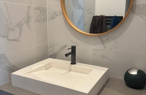 Talence House | Very nice shop in Talence, near streetcar and shops, 15' from Bordeaux center.