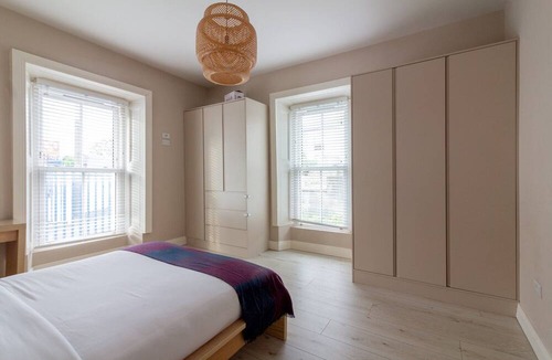 Dundrum Apartment | GuestReady - Serene Rosy in Churchtown