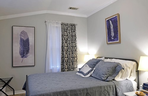 Hillsboro House | Charming VRBO in Historic District - near Downtown and easy access to Waco/DFW