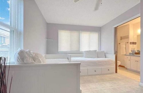Sand Key Apartment | 2 Bedroom 728234 by Houzlet