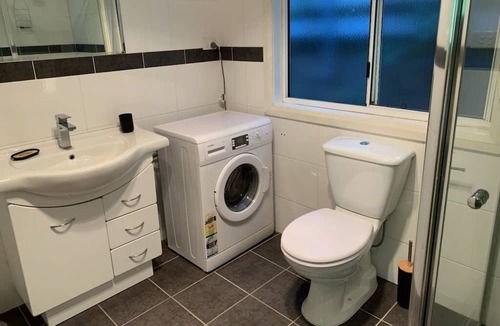 Yass Apartment | Very Comfortable Granny Flat - breakfast included