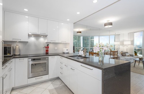 Coal Harbour Condo | D17 - Amazing waterfront 2 bedroom unit