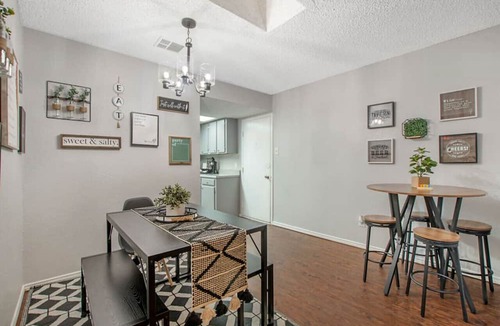 Arlington House | Walk to the Stadiums | 4 Beds | Garage Parking