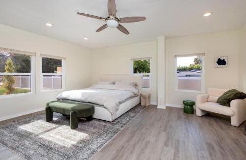 Tarzana House | Deluxe and Spacious 4BR Residence with Parking, BBQ
