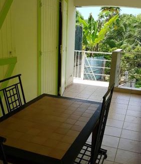 Les Abymes Apartment | Le bois de rose
