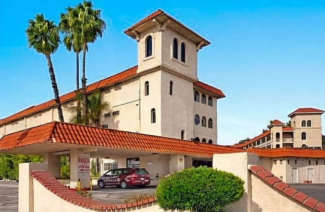 Ramada by Wyndham Burbank Airport